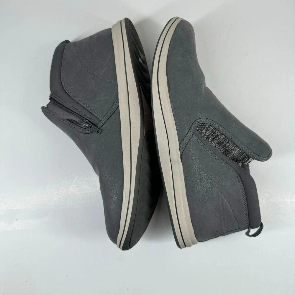 Clarks Cloudsteppers Breeze Clover Women's US 10W Grey Faux Nubuck Ankle Booties